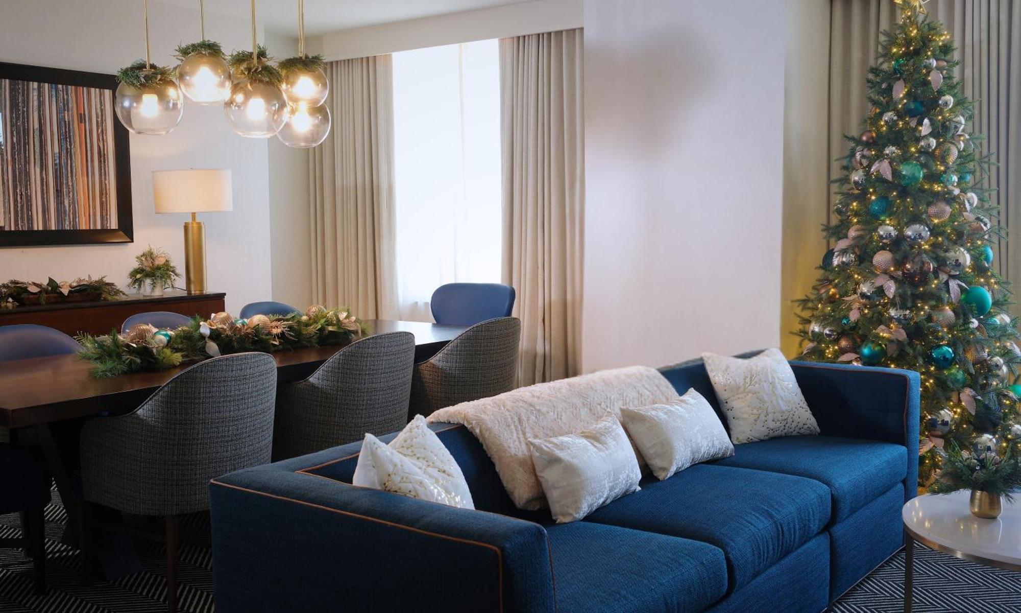 One-Bedroom Holiday-Themed Suite Sofa Bed