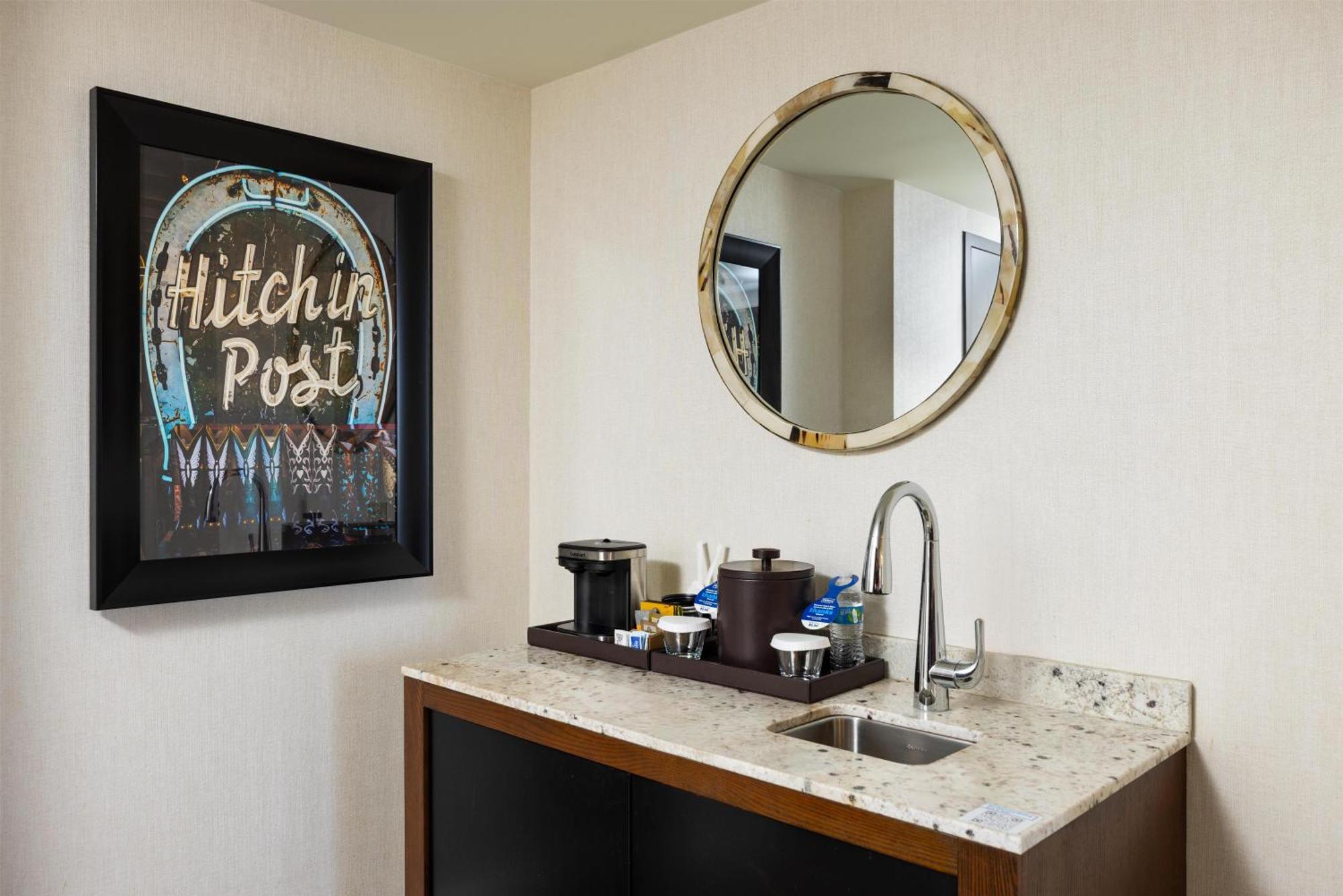 One-Bedroom King Suite